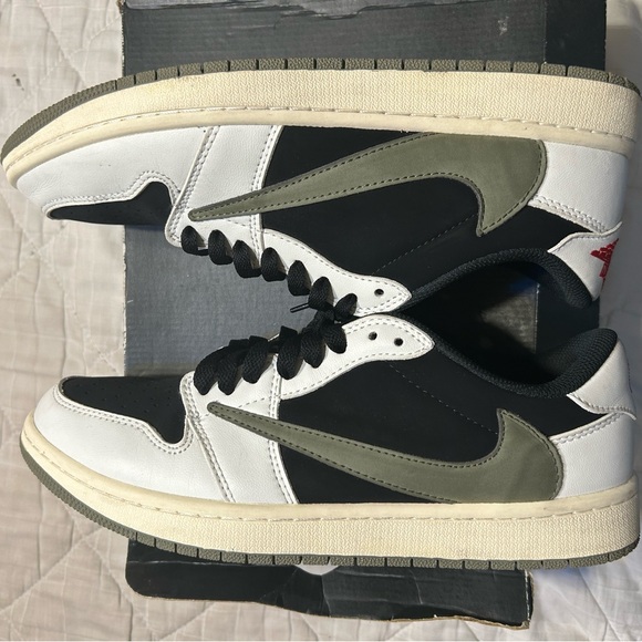 Nike Women's Air Jordan 1 Low Travis Scott Olive - Picture 3 of 6
